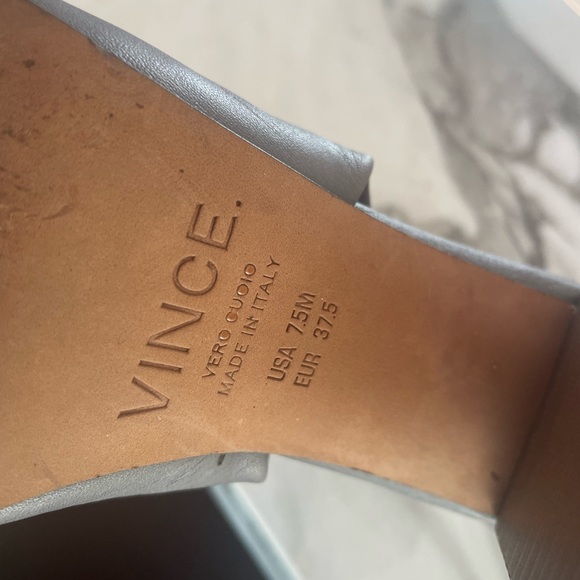 Vince 7.5 leather booties - Picture 4 of 4